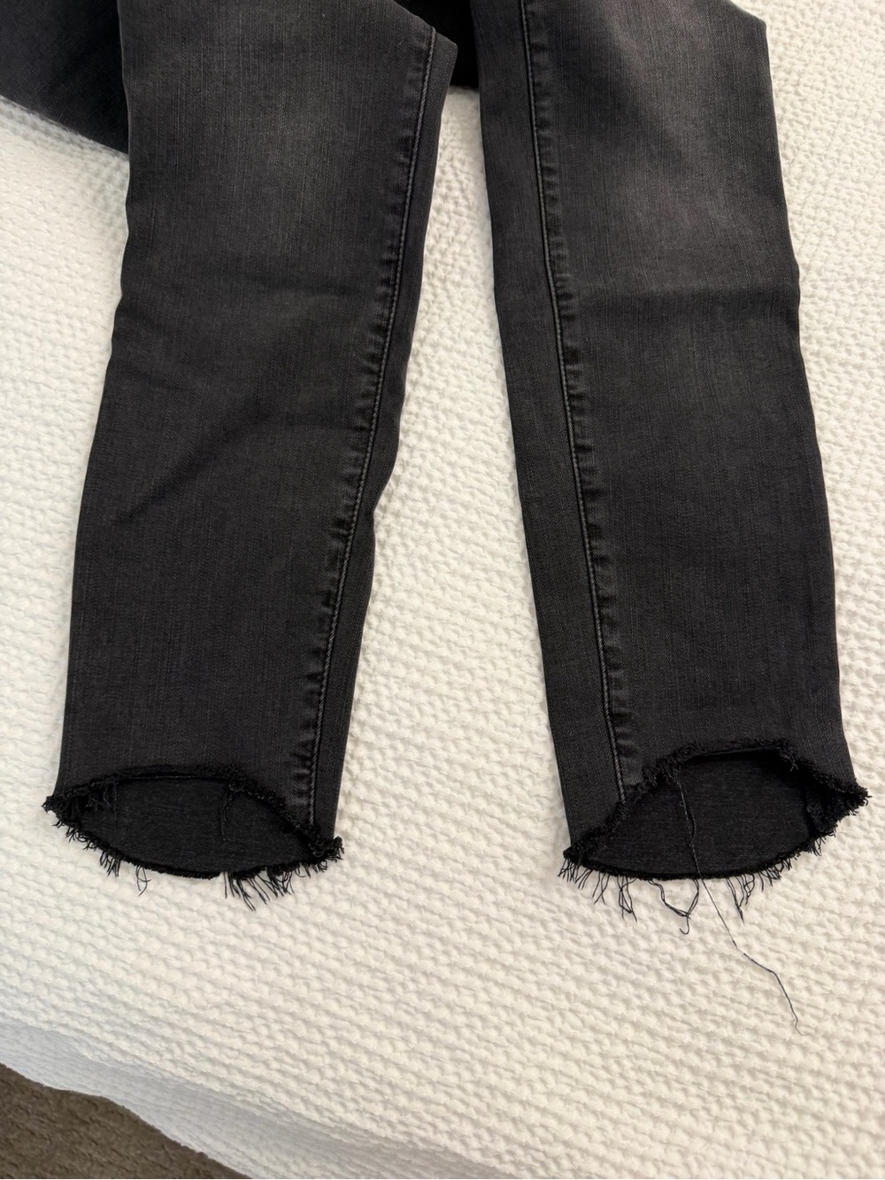 Frame Denim Women's Black Washed Jeans - Picture 4 of 6